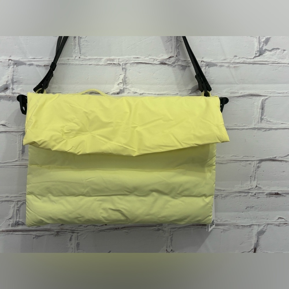 NWT RAINS Loop Crossbody Bag Straw - Picture 2 of 9